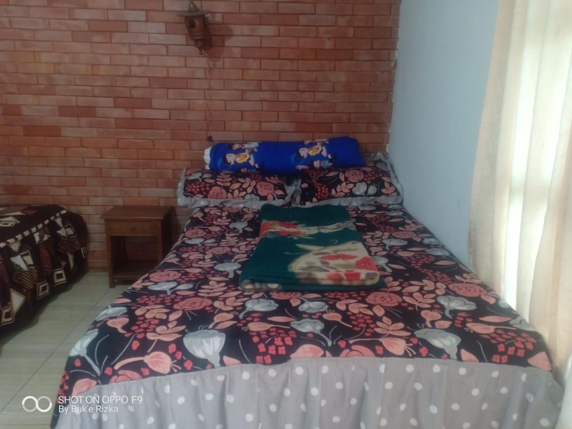 Warung Rizka Apartment Проболинго Екстериор снимка