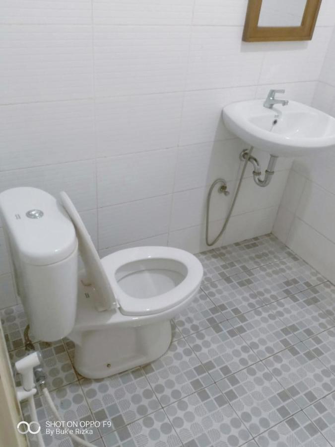 Warung Rizka Apartment Проболинго Екстериор снимка